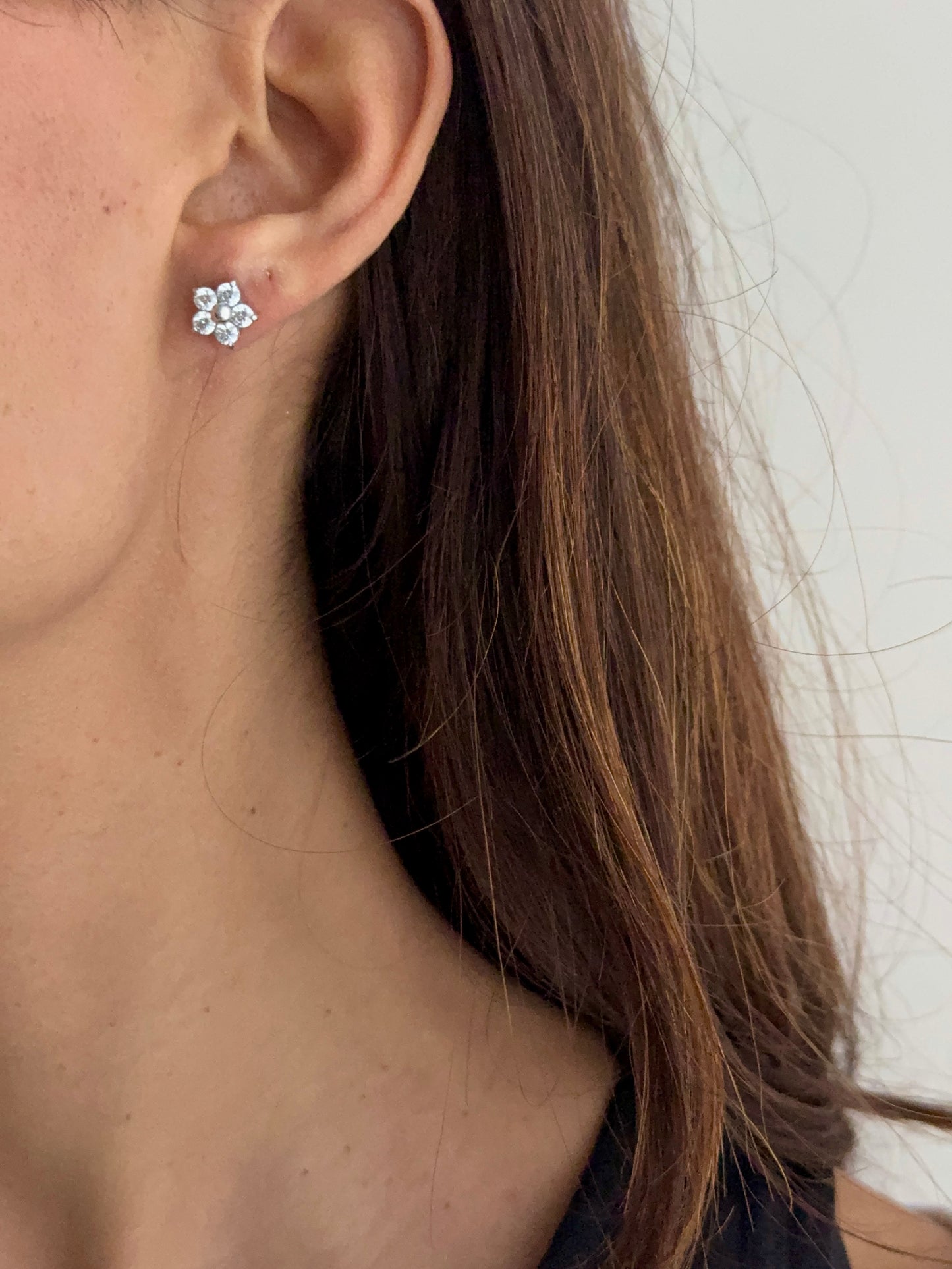 Stainless steel jewelry / waterproof jewelry / Gold jewelry / Diamond jewelry / Heart hoops earrings / earrings / cute earrings / stacking earrings / Golden / Jewelry for everybody / cute earrings / stainless steel / flower earrings / Silver / Silver jewerly / Silver flower studd / Studds / Earrings /