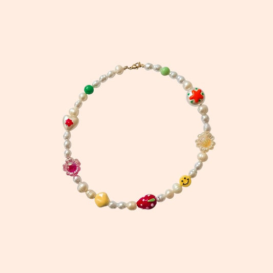 Summer pearl necklace with summer beads